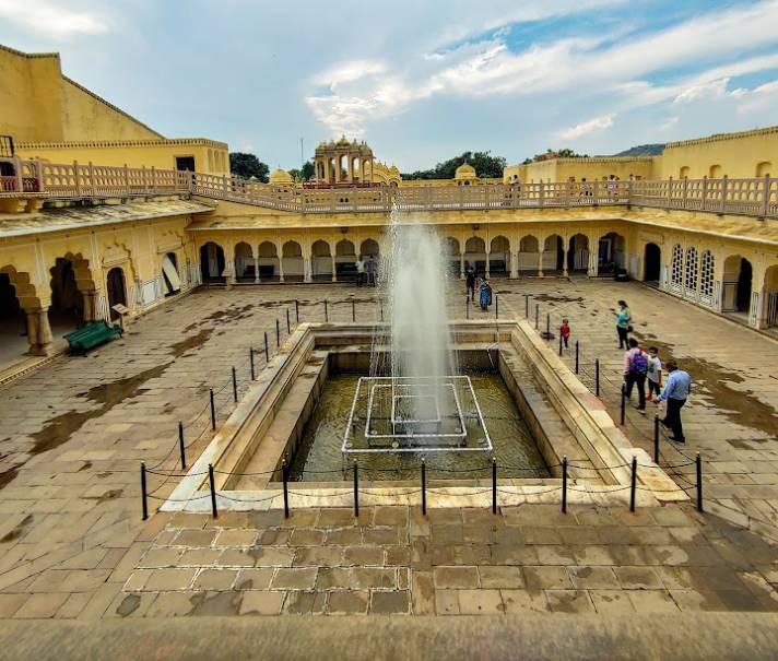 2022-04-01_copy_712x605